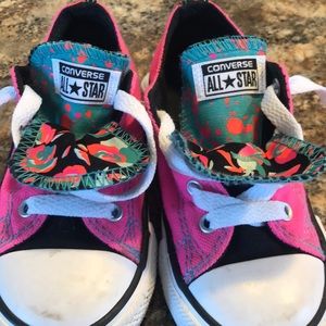 Kids converse
